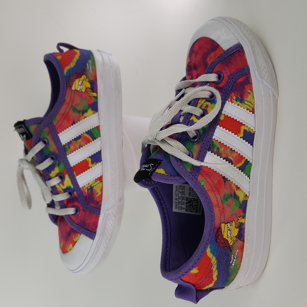 Adidas Simpsons NIZZA Lisa Simpson TieDye Sneakers, Girls Size 2 EUC